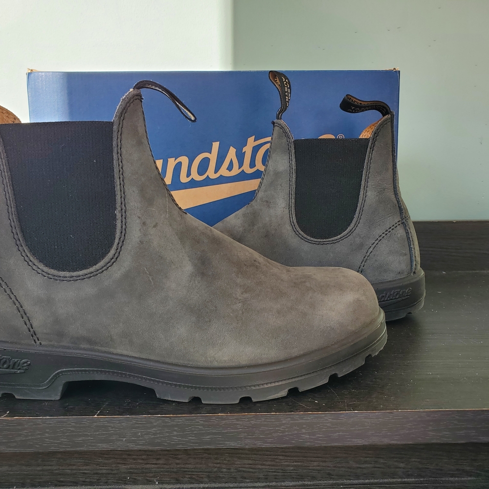Blundstone Charcoal Suede Chelsea Boots